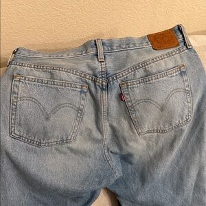 Women’s Light Blue Levi’s button fly Jeans